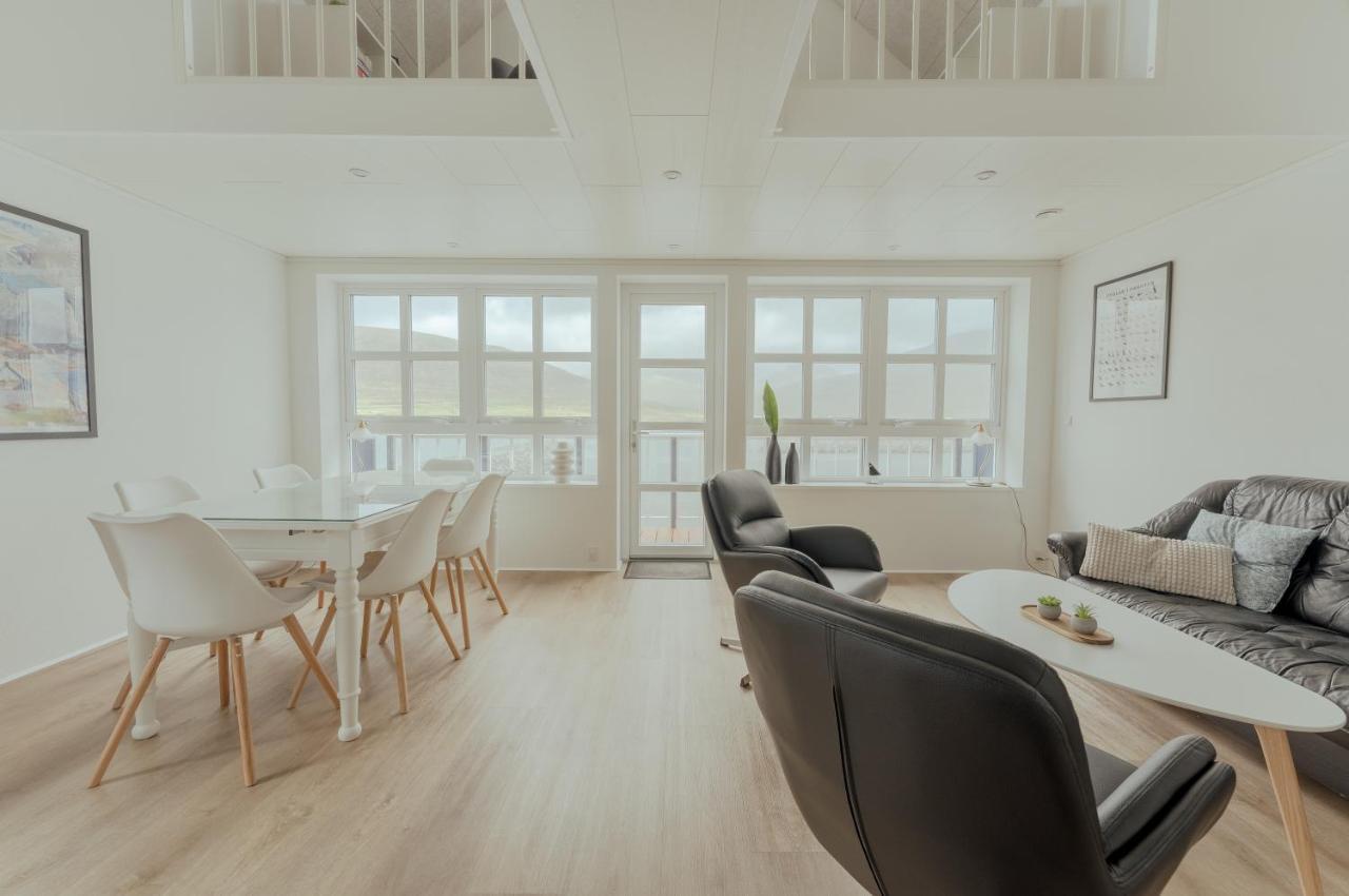 Dahlastova / Stunning Boathouse / Bay View / 3Br Hvalvik Buitenkant foto