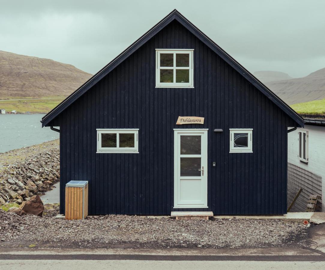Dahlastova / Stunning Boathouse / Bay View / 3Br Hvalvik Buitenkant foto